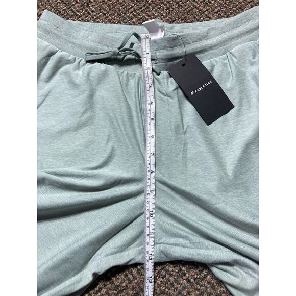Fabletics The Cloud Jersey Short Mens Medium, Sage Green Heather, NWT - Picture 8 of 11